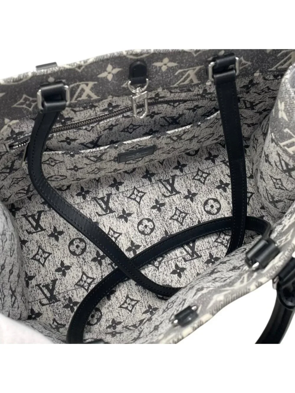 Louis Vuitton Tote On The Go MM Monogram Jacquard Denim Gray White
